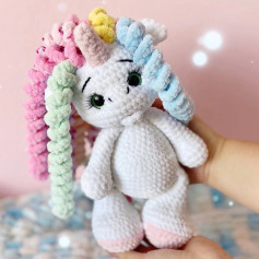 unicorn, white, mane green, blue, pink, yellow crochet pattern