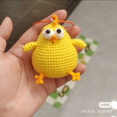 white-eyed yellow chicken keychain, crochet pattern
