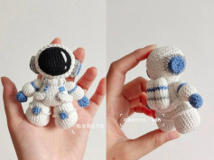 astronaut crochet pattern
