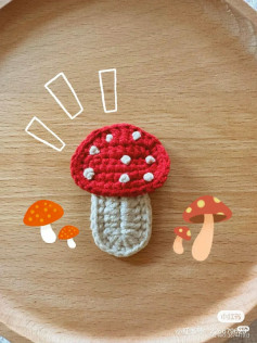 Crochet pattern mushroom hairpin