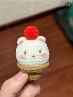 Crochet pattern pig head cup cake with strawberry