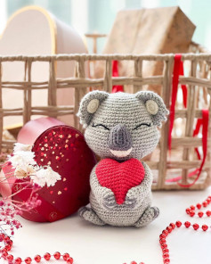koala with heart crochet pattern