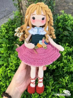 lily girl crochet pattern