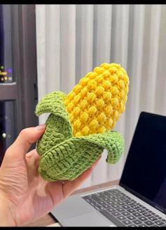 Yellow corn cobs, blue corn husks crochet pattern
