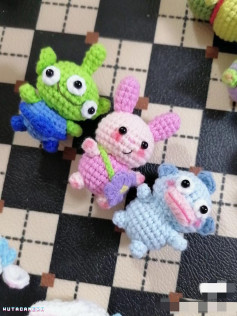 3-eyed monster crochet pattern