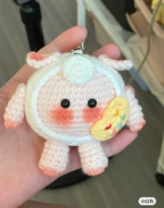 Baby dumpling keychain crochet pattern