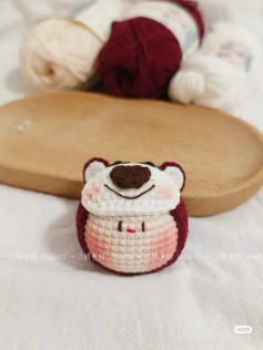 Crochet pattern for white muzzled strawberry bear dumplings