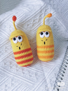 Larva crochet pattern