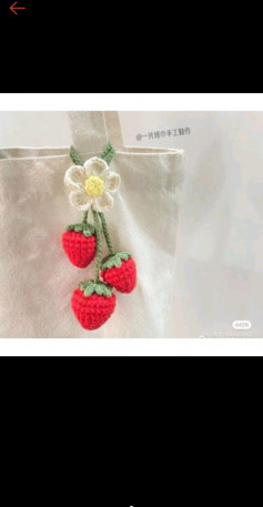 strawberry keychain crochet pattern