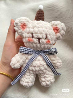 White bear crochet pattern with bow tie