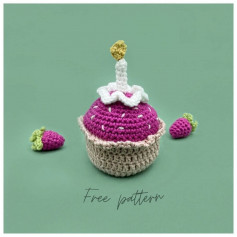 free pattern birthday cupcake