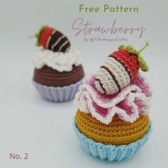 free pattern strawberry on a cupcake