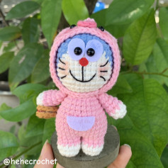 Hướng dẫn móc doraemon mặc đồ heo hồng.