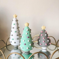 whimsical christmas tree free amigurumi pattern