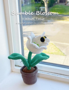 Bumble Blossom White Tulip A crochet pattern