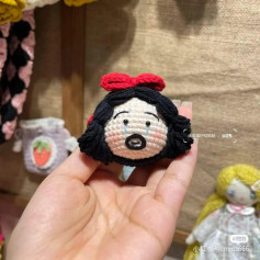 crochet pattern Illustration of careless Snow White