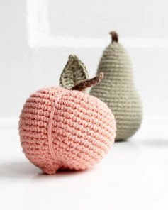 peach and leaf crochet pattern