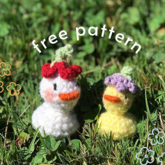 Crochet pattern for chickens and ducks wearing flower hats