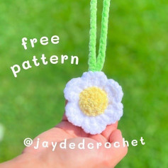Five-petal flower crochet pattern