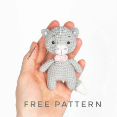Gray cat crochet pattern with pink bow