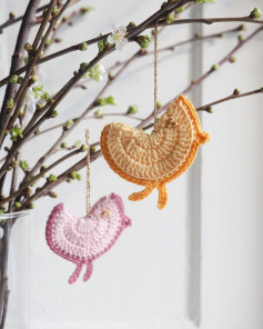 wool crochet pattern keychain ornament