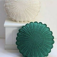 Circular pillow crochet pattern