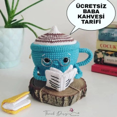 Kitap okumak için kahve fincanı tığ işi modeli