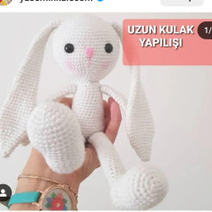 Pembe burunlu beyaz tavşan tığ işi modeli