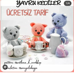 Bir fincan çayın yanındaki kedi için tığ işi modeli