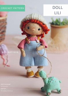 doll lili, Crochet pattern for a red-haired little girl doll wearing a hat and overalls, a dinosaur toy