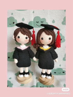mẫu móc len cặp đôi búp bê tốt nghiệp