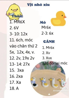 vịt nhỏ xíu, chart đầu mèo, mèo đen, đầu chó