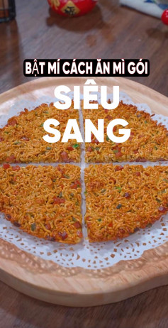 bật mí cách ăn mì gói siêu sang, mì gói pizza.