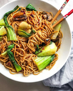 20 min Spicy Sesame Noodles 🍜🌶