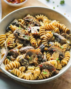 30 minute creamy Vegan MUSHROOM STROGANOFF😍😍😍