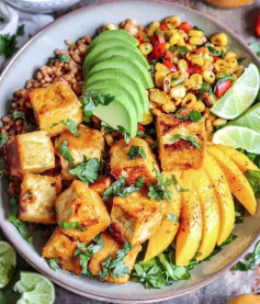 Any spicy-food lovers here?🌶 Check out this Mango Habanero Tofu