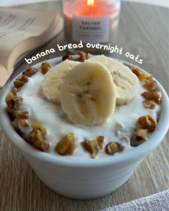 Banana bread overnight oats 🍌