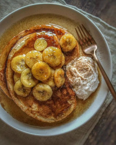 Bananas Foster Style French Toast 🍌⁣⁣⁣