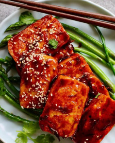 BBQ GLAZED TOFU STEAK