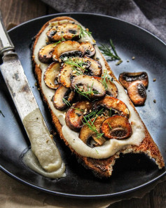 Buttery Mushrooms & Smokey White Bean Spread on Toast 🍄⁣