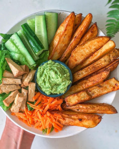 CAJUN SPICED POTATO WEDGES 😋 with salad