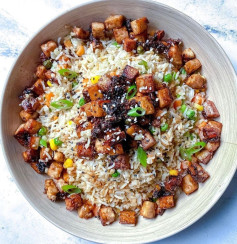 Cauli fried rice and teryaki tofu bowl