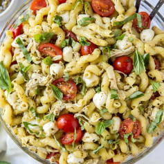 CHICKEN PESTO PASTA SALAD⁠