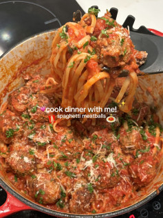 cook dinner with me spaghetti meatballs