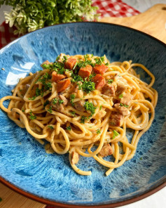 CREAMY GARLIC & CHORIZO SPAGHETTI 🧄