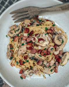 Creamy Mushroom and Pancetta Pasta 🍄