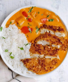 😍 Creamy Thai Red Pumpkin Curry with Crispy Breaded Cauliflower