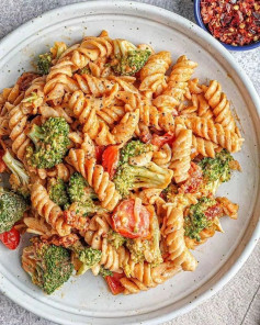 Creamy Tomato Pasta with Broccoli 🍃🌿