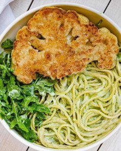 🌱Crispy Cauliflower Steaks with Avocado Pea Pesto Pasta (Serves about 3)🌱 With oil-free option. 🌱