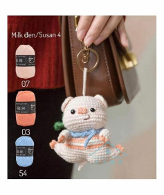 Dancing pig keychain crochet pattern